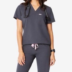 Figs charcoal scrubs